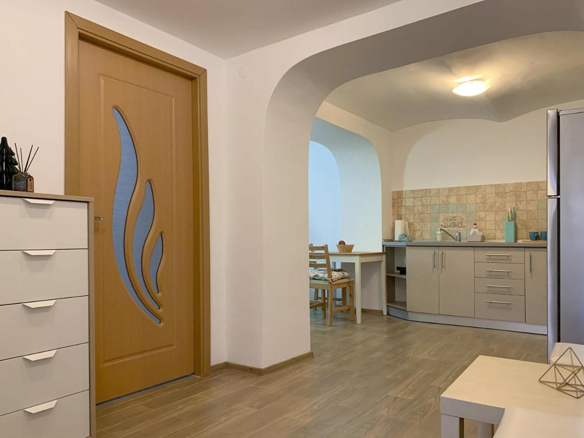 Casa Carol Apartment บราชอฟ ภายนอก รูปภาพ