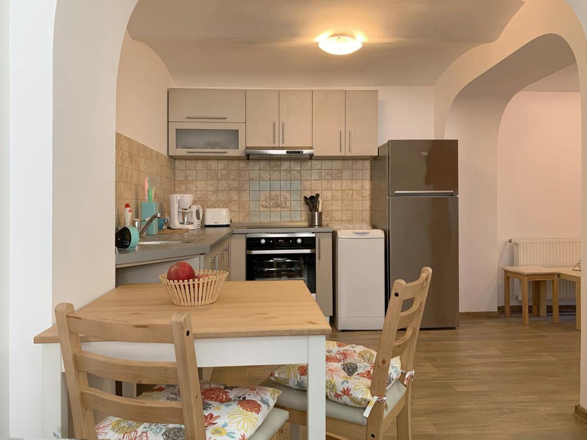 Casa Carol Apartment บราชอฟ ภายนอก รูปภาพ